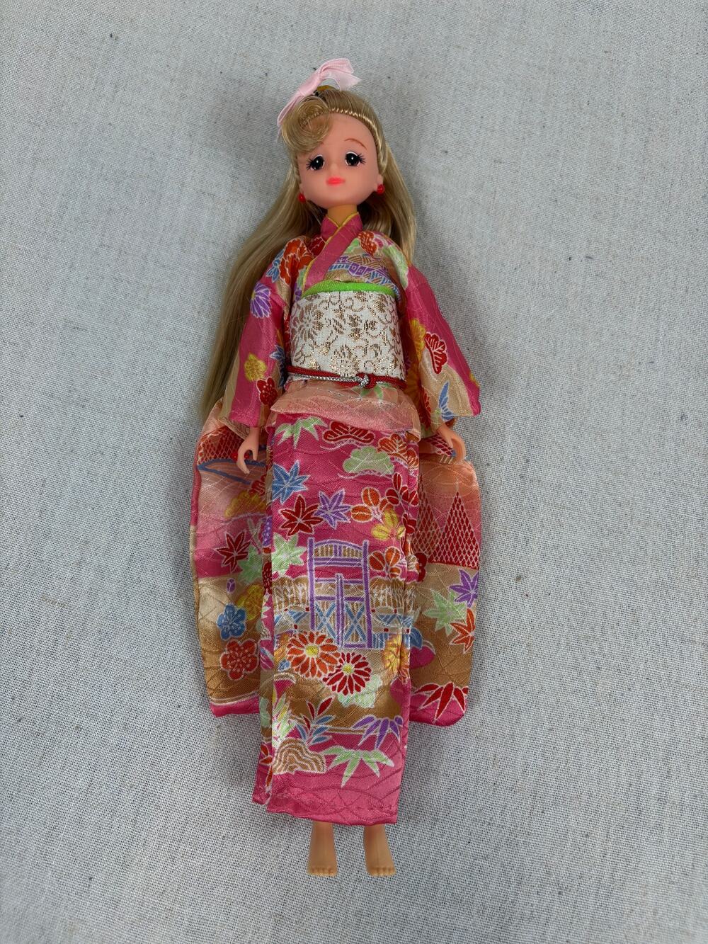 Takara Jenny Fashion Doll Blonde Pink Patterned Kimono